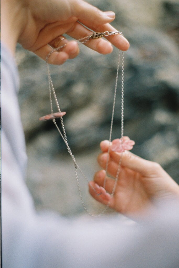 La imagen tiene un atributo ALT vacío; su nombre de archivo es collar-flower-3--683x1024.jpg
